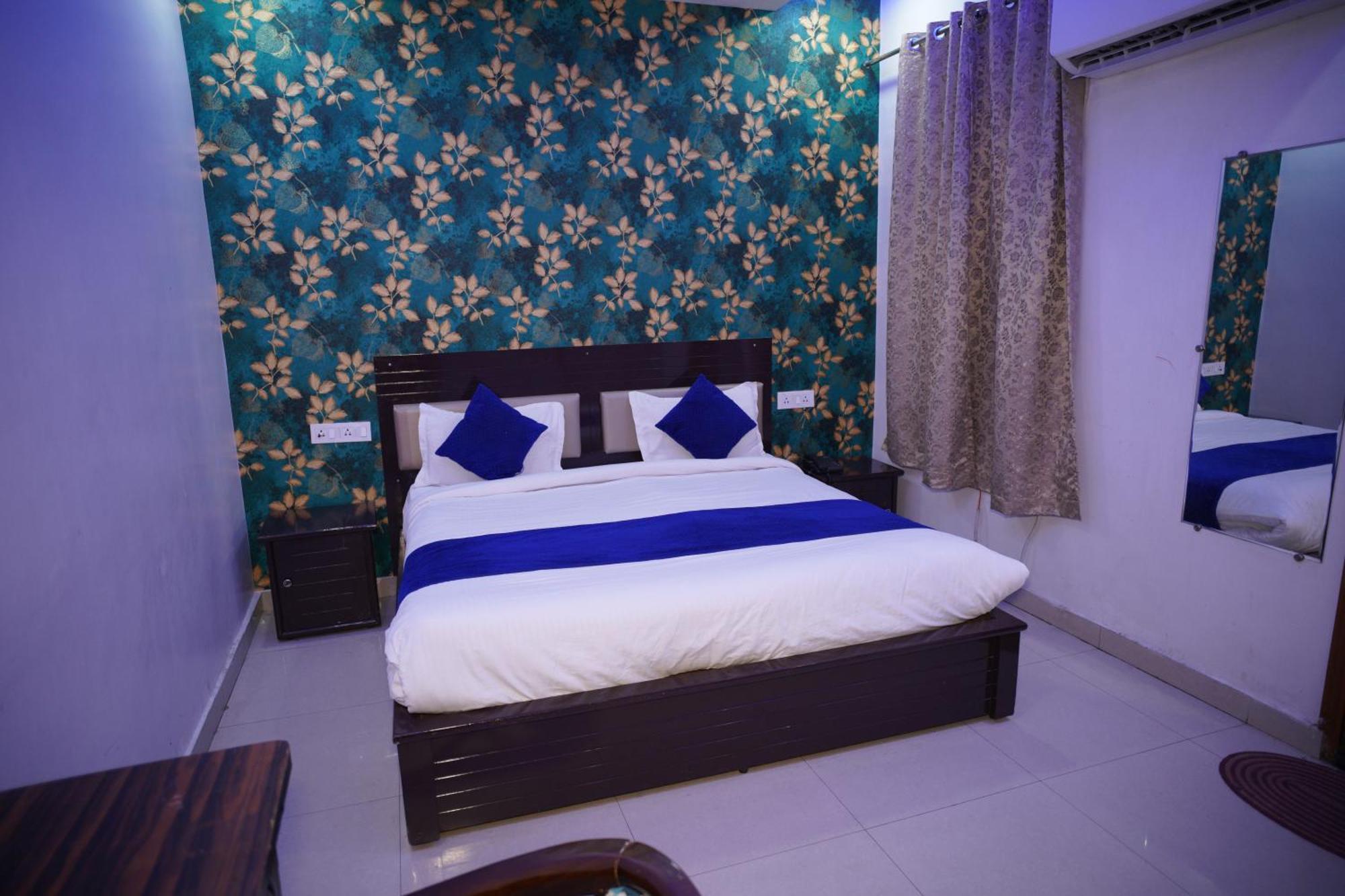Blue Sky Hotels And Banquet Kanpur Exterior photo