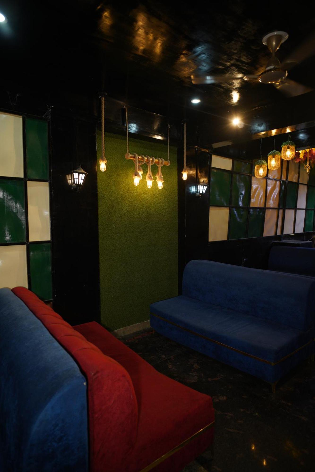 Blue Sky Hotels And Banquet Kanpur Exterior photo