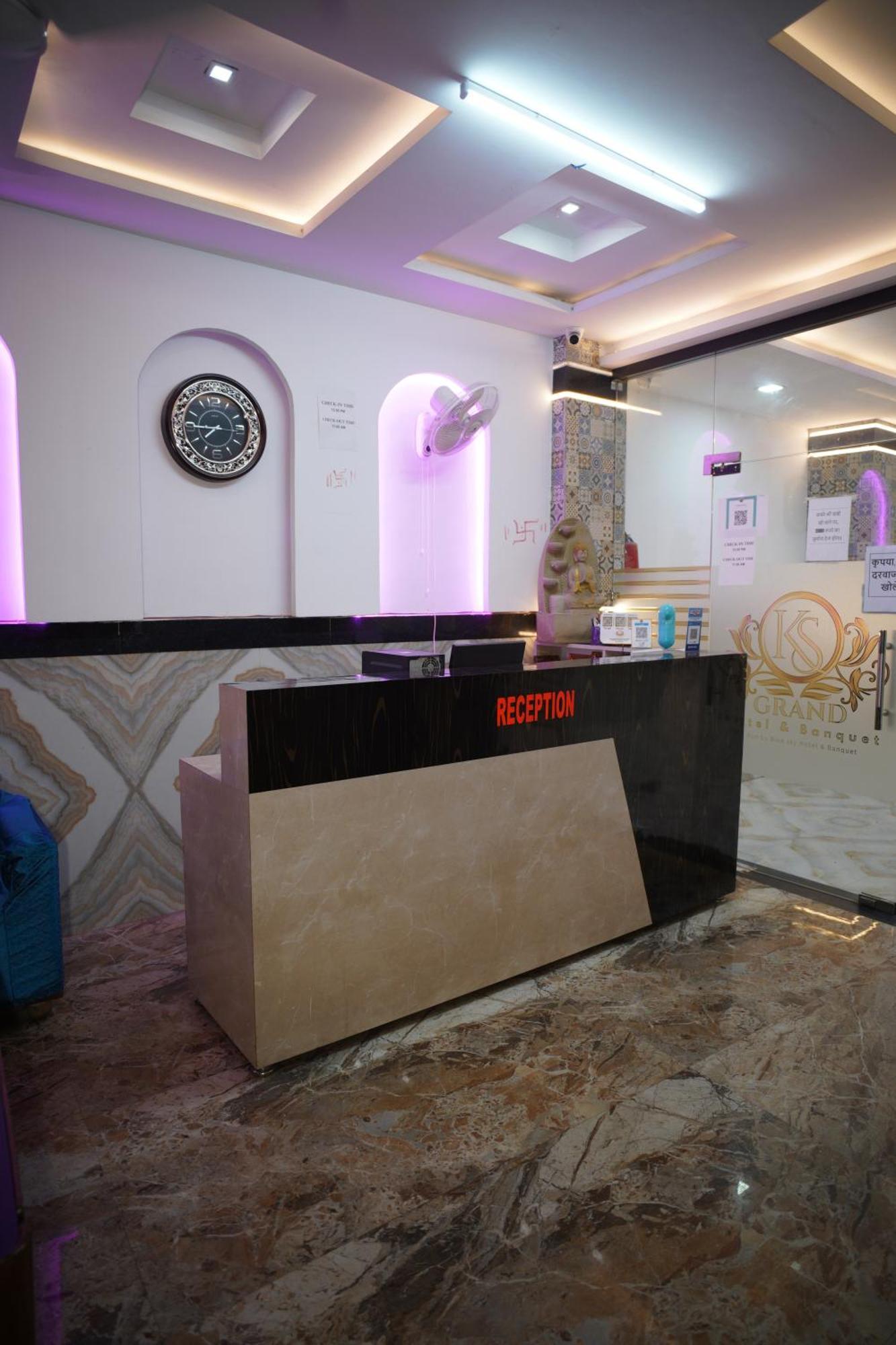 Blue Sky Hotels And Banquet Kanpur Exterior photo